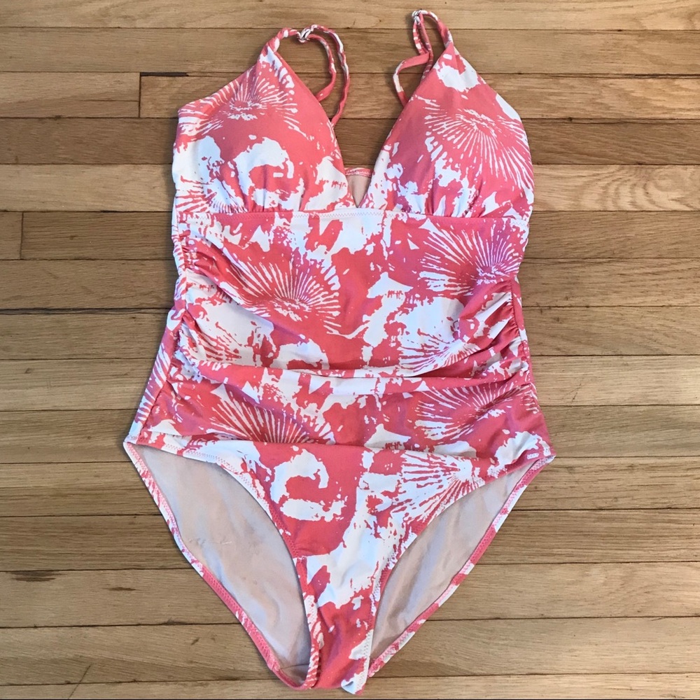 Size L one-piece swimsuit. Size L